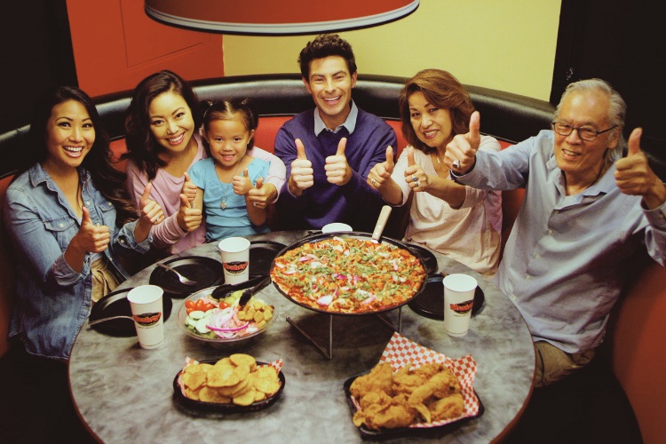 Shakeys Celebrate at Shakey's